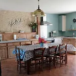 Дом отдыха La Geneste Un Dans La Campagne Sarladaise Sainte-Nathalene